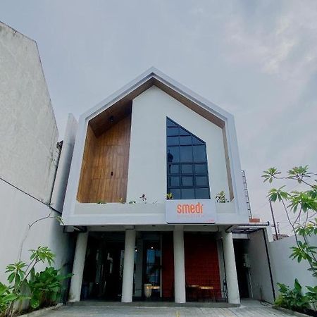 Hotel Smedi Coliving à Yogyakarta Extérieur photo